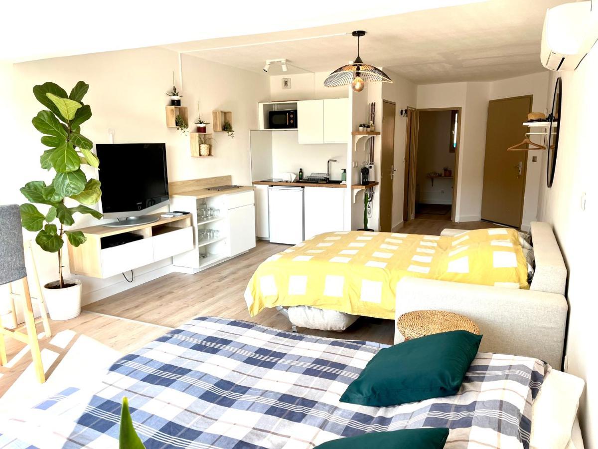 Le Sud Plage Et Piscine Gassin Eksteriør billede